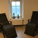 Schoene Dachwohnung Mit 2 Schlafzimmern Im Zentrum Von - Erzgebirge Appartement *