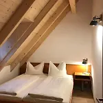 Schoene Dachwohnung Mit 2 Schlafzimmern Im Zentrum Von - Erzgebirge