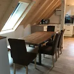 Schoene Dachwohnung Mit 2 Schlafzimmern Im Zentrum Von - Erzgebirge Appartement *