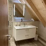 Appartement Schoene Dachwohnung Mit 2 Schlafzimmern Im Zentrum Von - Erzgebirge *