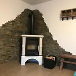 Appartement Schoene Dachwohnung Mit 2 Schlafzimmern Im Zentrum Von - Erzgebirge *