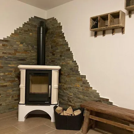 Apartament Schoene Dachwohnung Mit 2 Schlafzimmern Im Zentrum Von - Erzgebirge Schwarzenberg (Saxony)