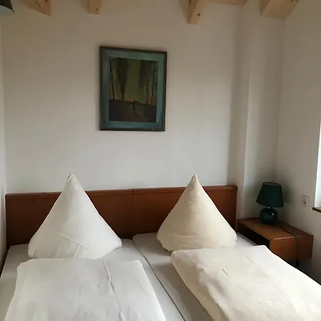 Schoene Dachwohnung Mit 2 Schlafzimmern Im Zentrum Von - Erzgebirge Schwarzenberg (Saxony)