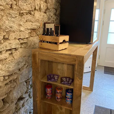 Schoene Dachwohnung Mit 2 Schlafzimmern Im Zentrum Von - Erzgebirge Apartament