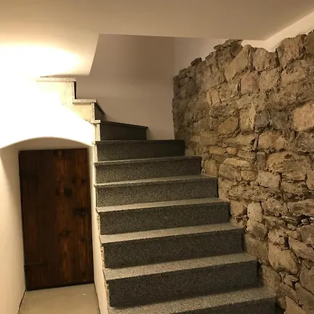 Schoene Dachwohnung Mit 2 Schlafzimmern Im Zentrum Von - Erzgebirge アパート *