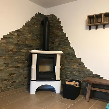 Apartament Schoene Dachwohnung Mit 2 Schlafzimmern Im Zentrum Von - Erzgebirge *