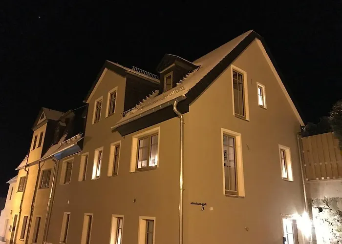 Schoene Dachwohnung Mit 2 Schlafzimmern Im Zentrum Von - Erzgebirge