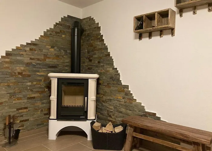 Apartament Schoene Dachwohnung Mit 2 Schlafzimmern Im Zentrum Von - Erzgebirge Schwarzenberg (Saxony)