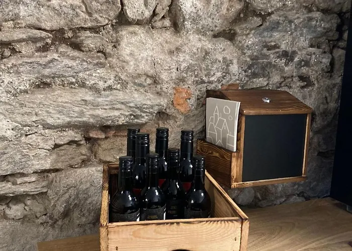 Schoene Dachwohnung Mit 2 Schlafzimmern Im Zentrum Von - Erzgebirge Apartament *